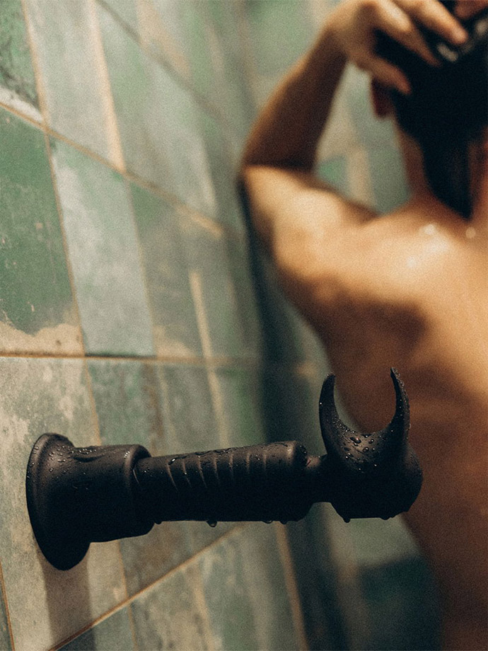 https://new.poppers.com/images/product_images/popup_images/4809-man-wand-evo-black-plum__4.jpg