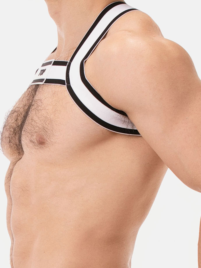 https://new.poppers.com/images/product_images/popup_images/92432_barcode_harness_top__2.jpg