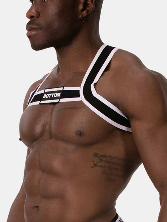 https://new.poppers.com/images/product_images/popup_images/92433-harness-bottom__1.jpg