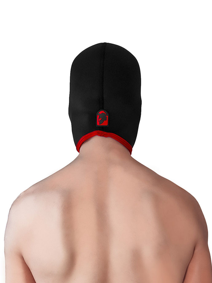 https://new.poppers.com/images/product_images/popup_images/brutus-blind-neoprene-face-fucker-hood-black-red__3.jpg