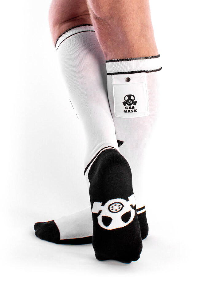https://new.poppers.com/images/product_images/popup_images/brutus-gas-mask-party-socks-with-side-pocket__2.jpg