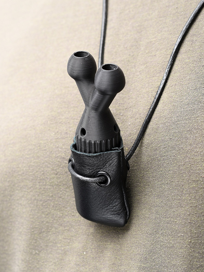 https://new.poppers.com/images/product_images/popup_images/popperstasche-poppershalsband-ledertasche-small__2.jpg