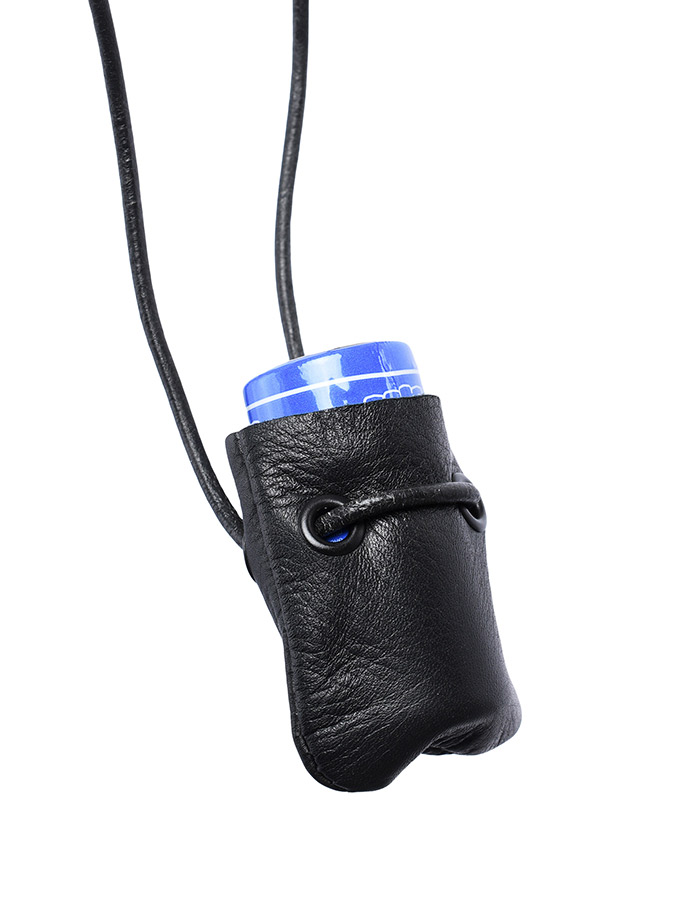 https://new.poppers.com/images/product_images/popup_images/popperstasche-poppershalsband-ledertasche-small__4.jpg